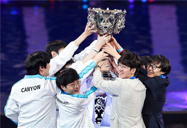 【赛后战报】轻松愉快，TES二比零轻取OMG拿下三连胜