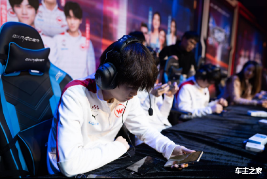 全球《绝地求生》19.2更新：新地图帝斯顿中将出现“餐车”